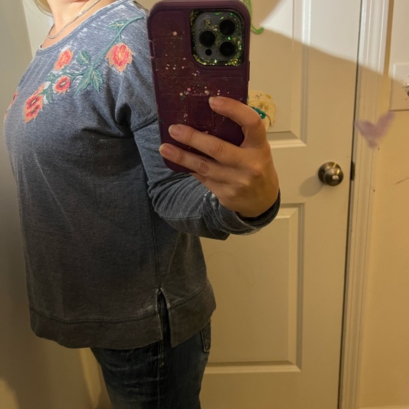 GORGEOUS LUCKY BRAND TOP L LARGE EMBROIDERED GRAY BURNOUT 792 PINK ROSES WHITE - Picture 1 of 14